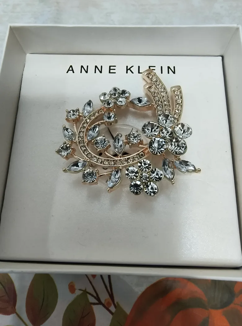 Anne Klein Floral Brooch - New in Box image indicator(2)