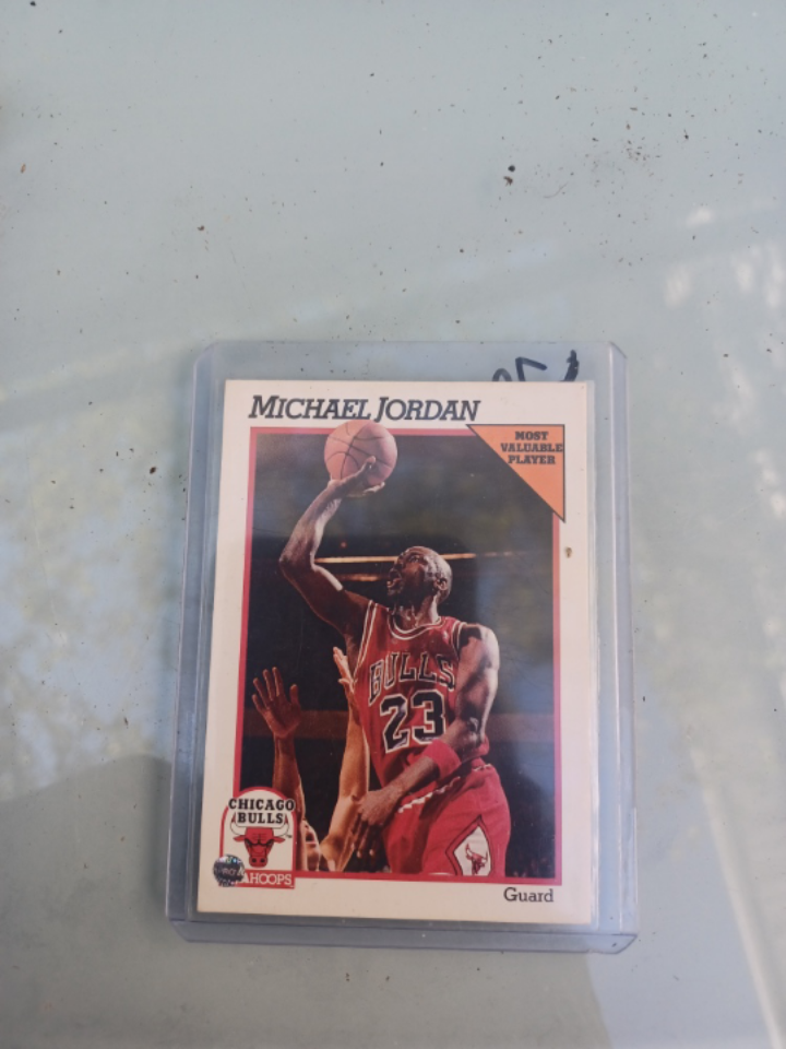 13 basketball card lot - photo 2