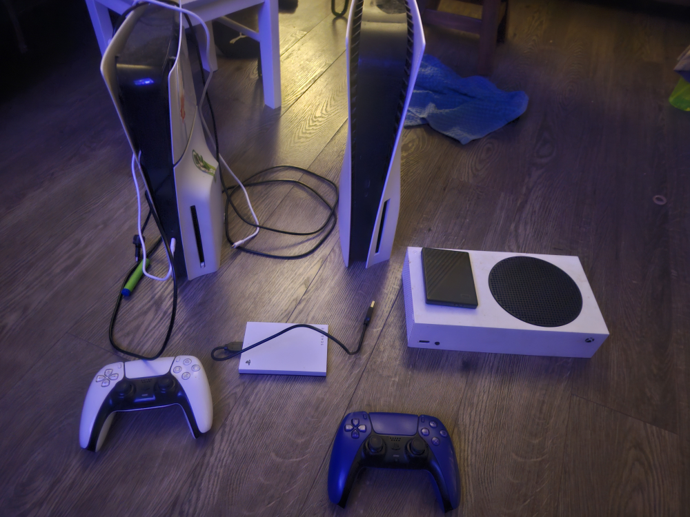 2 Ps5 and Xbox series S