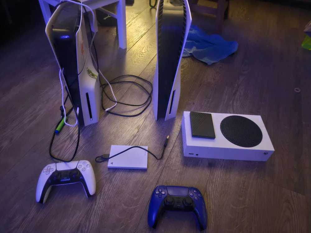 2 Ps5 and Xbox series S