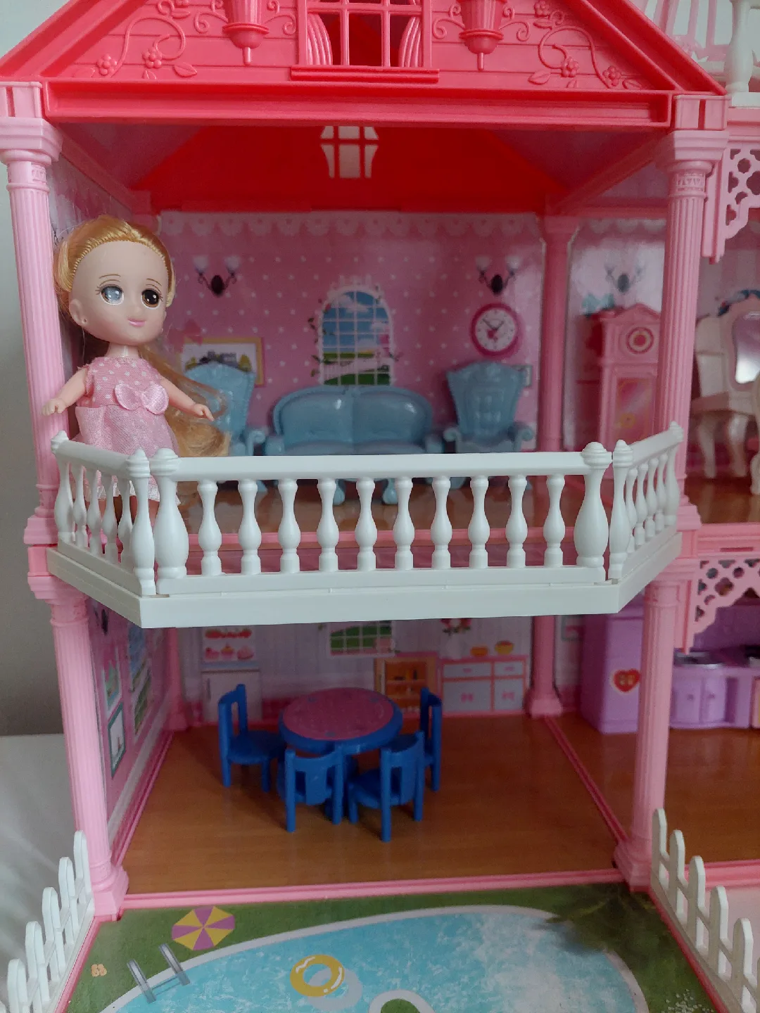 Dollhouse with Furniture & Doll image indicator(2)