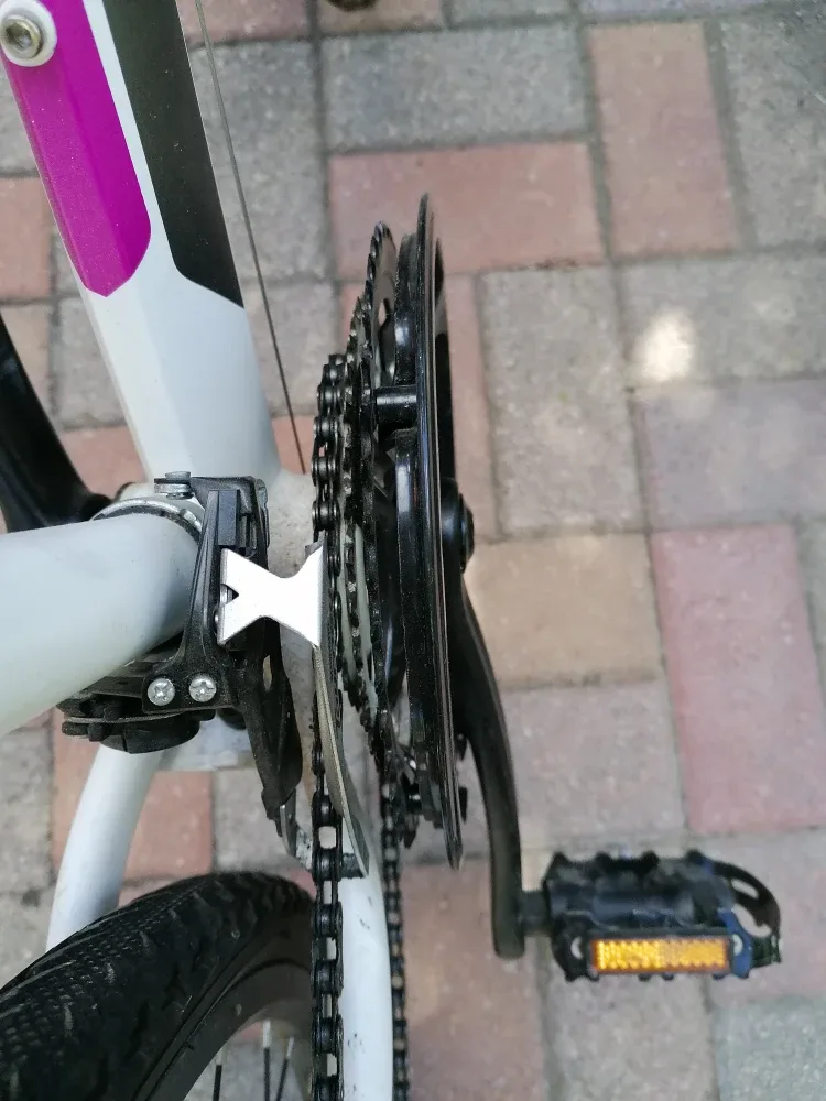 CCM Krossport Women's 700C Hybrid Bike - White/Pink image indicator(4)