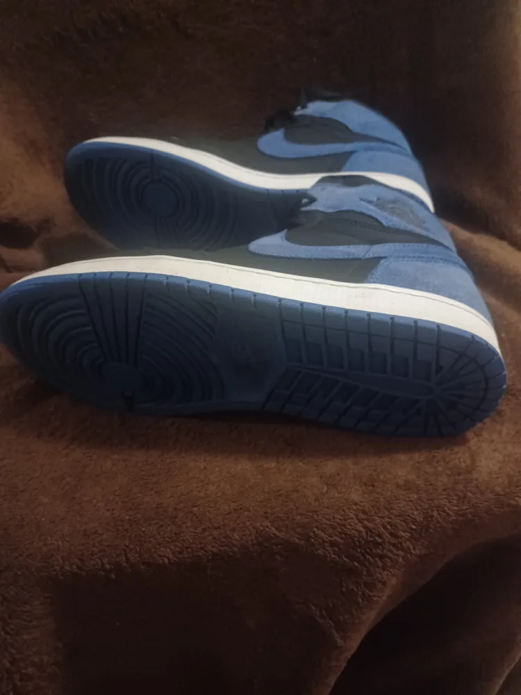 Jordan 1 royal reimagined size 10 image indicator(4)