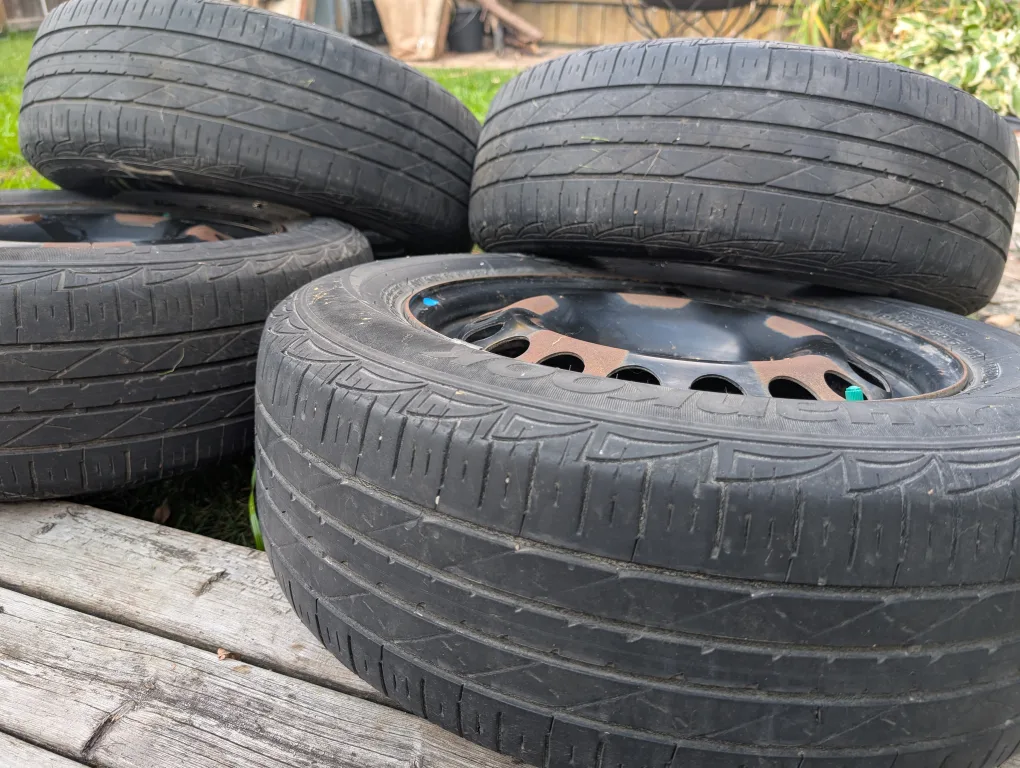 Set of 4 Hankook Optimo H428 Tires image indicator(2)