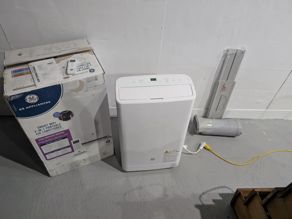 Brand New GE 14,000 BTU Air Conditioner For Sale image indicator(2)