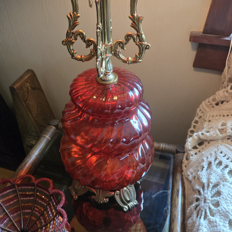 Rare 1970's Hollywood Regency Red Hurricane Parlor/Bordello lamp - photo 4