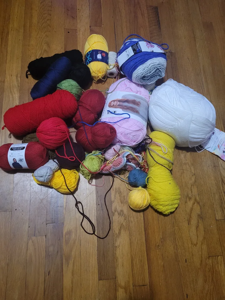Yarn Lot - Various Colors thumbnail