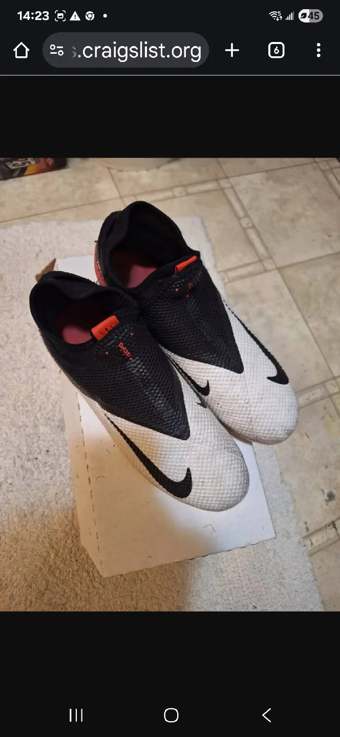 Nike Phantom GT2 Academy DF Soccer Shoes image indicator(2)