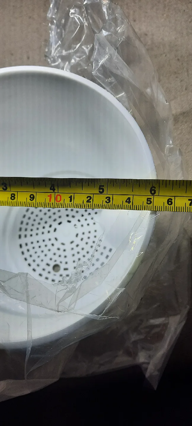 Like New 6" Wall Mounted Plant Pot. image indicator(4)
