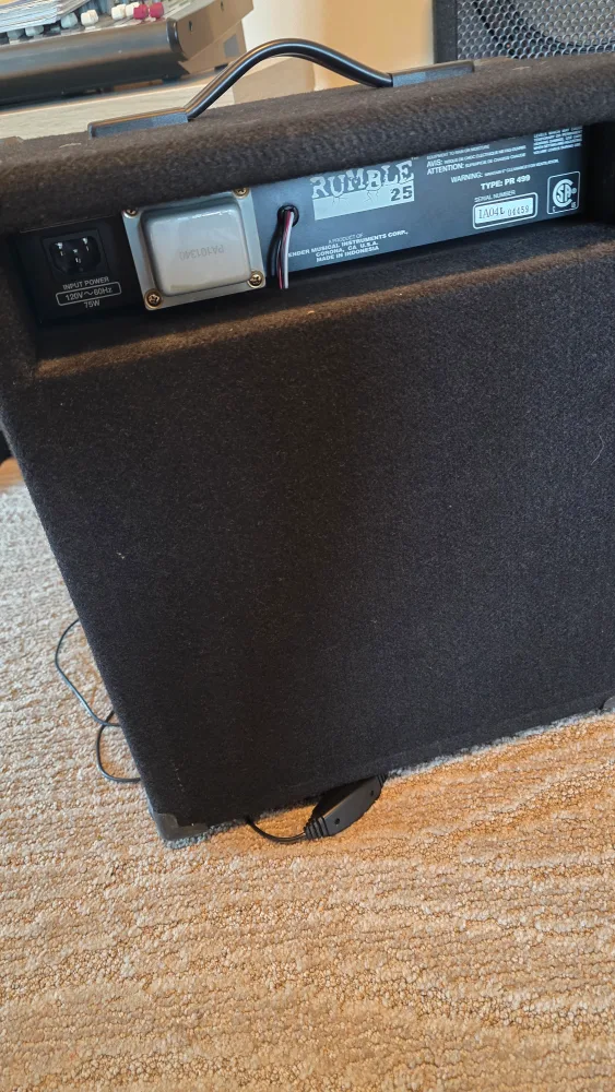 Fender Rumble 25 Bass Amplifier image indicator(3)