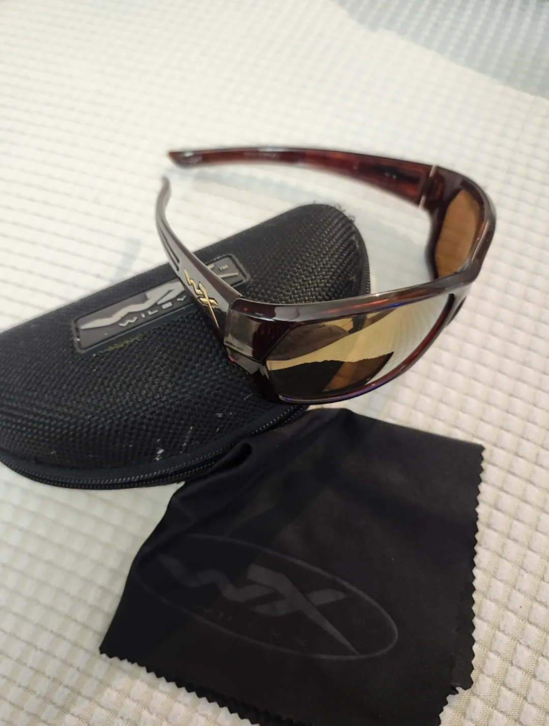 Wiley X Polaroid with Case image indicator(2)