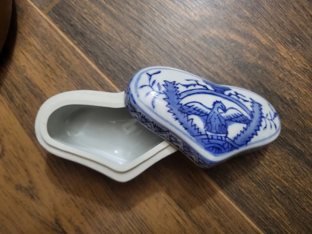 Collectable dishes, jewelry boxes, candle holders, brass birds image indicator(3)