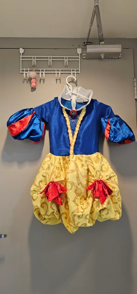 Disney ❄️ Snow White Costume thumbnail