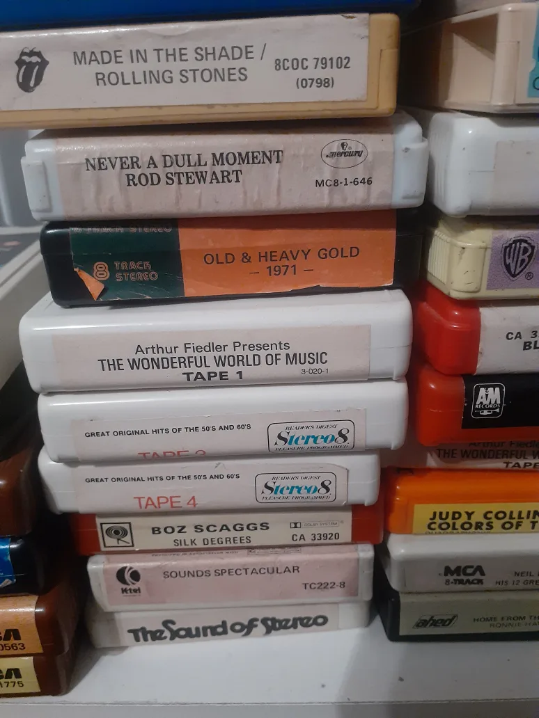 8track cassettes and player image indicator(3)