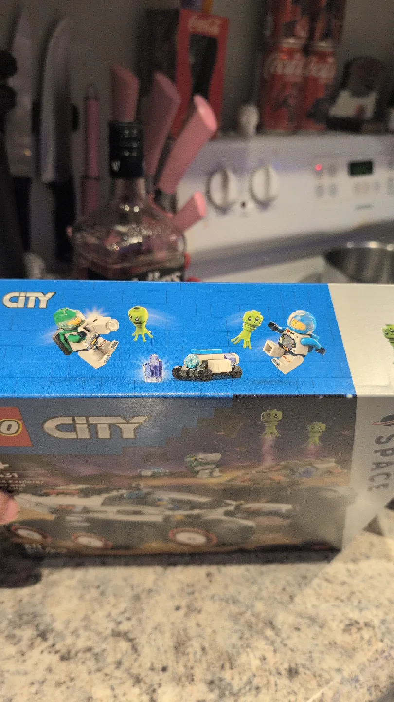 LEGO City 60431 Space Explorer Rover and Alien Life image indicator(2)
