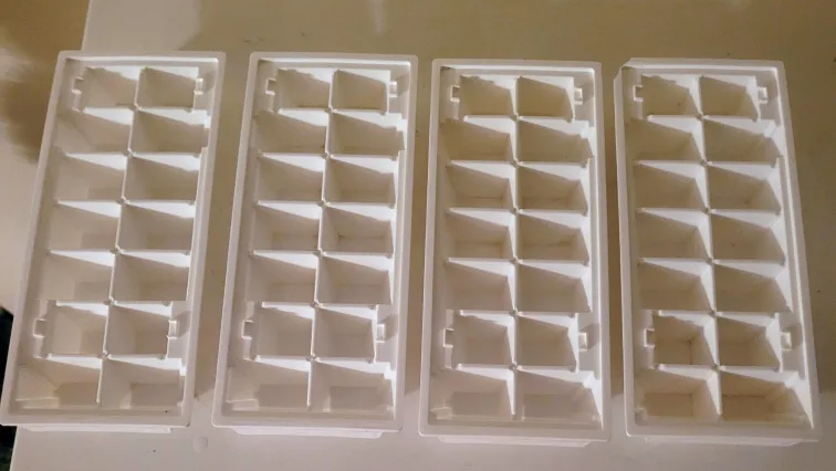 🥕White Ice Cube Trays (Set of 4) thrifty pick thumbnail