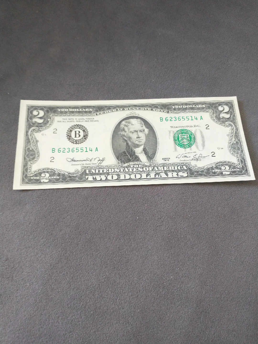 Gorgeous 1976 uncirculated USA $2 banknote thumbnail