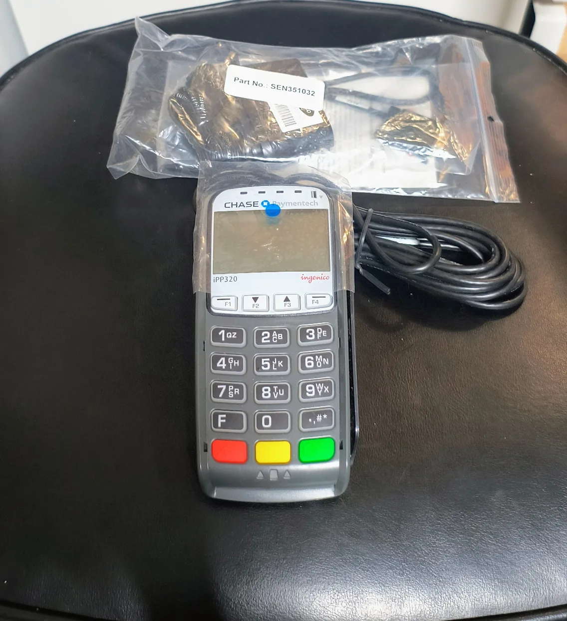 Ingenico iPP320 Payment Terminal with Cables & Instructions thumbnail