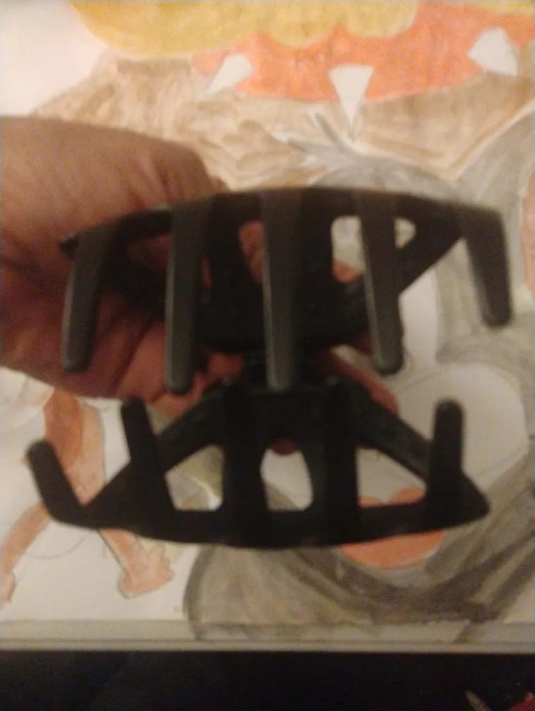 Black Hair Claw Clip image indicator(3)