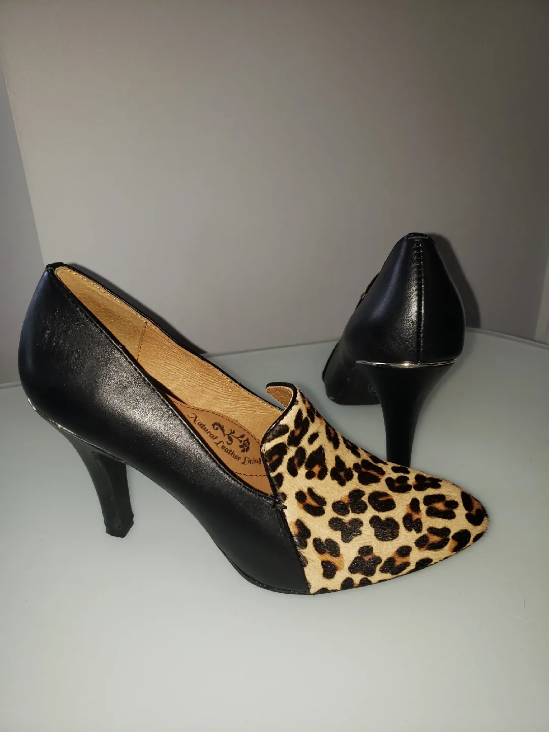 8.5 Söfft Black Leather & Leopard Print Heels