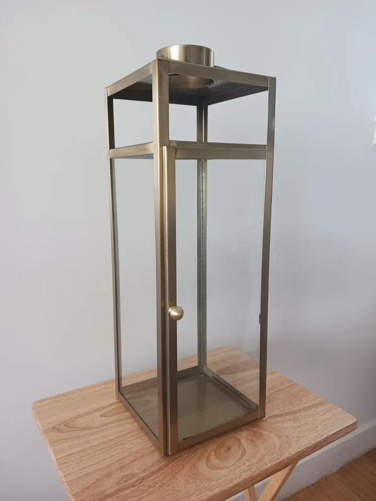 Golden Metal & Glass Lantern – Decorative Candle Holder image indicator(4)