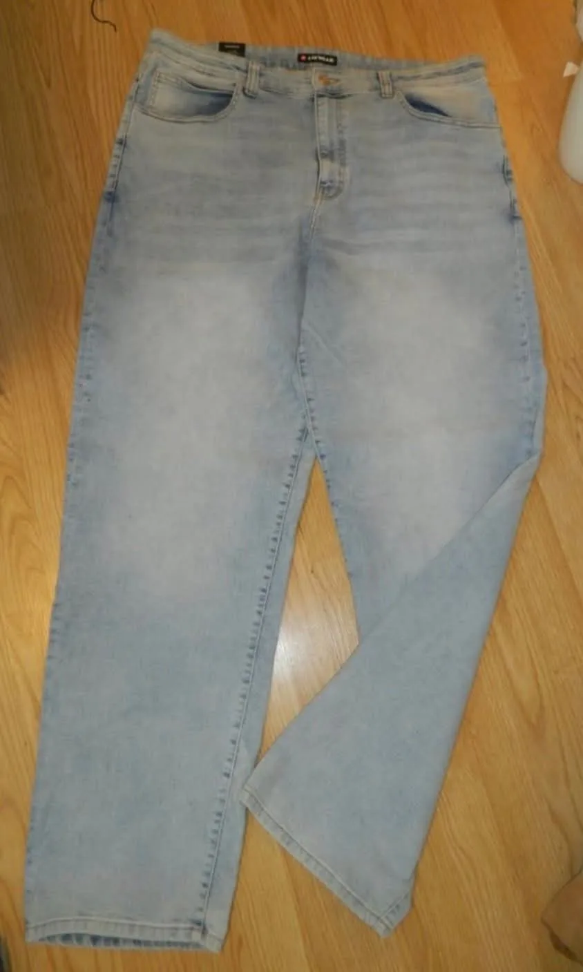 Nwt mens Airwalk Jeans - Size 40 thumbnail
