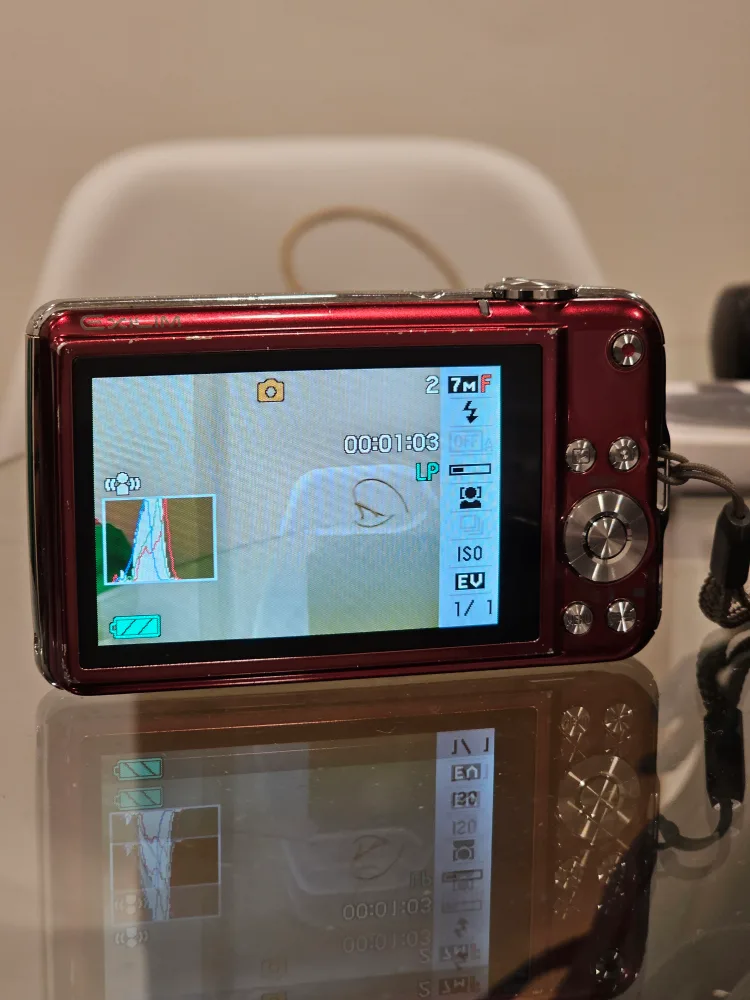 Casio Exilim Digital Camera - Red image indicator(3)