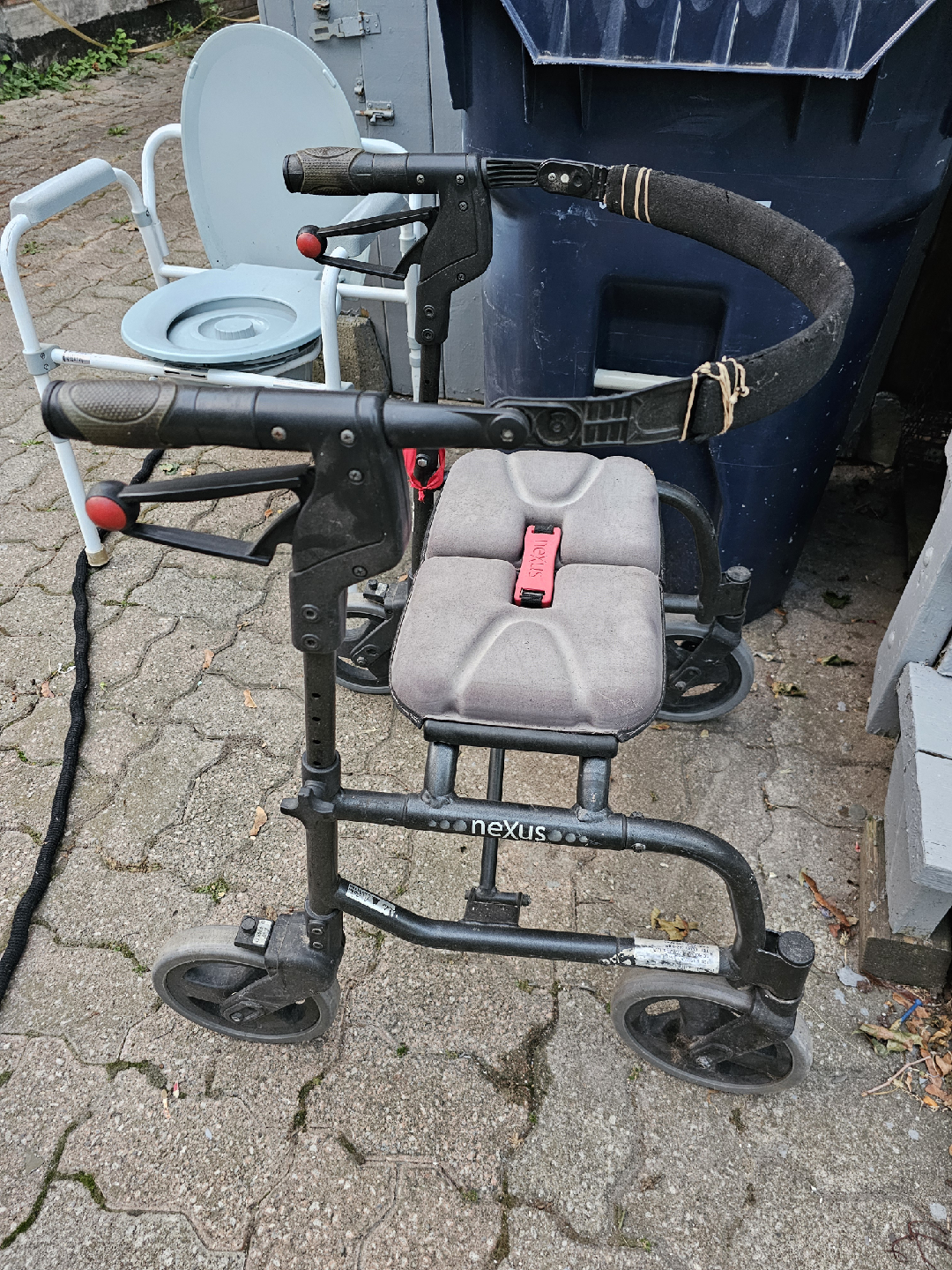 Nexus 4 Rollator Walker with Seat