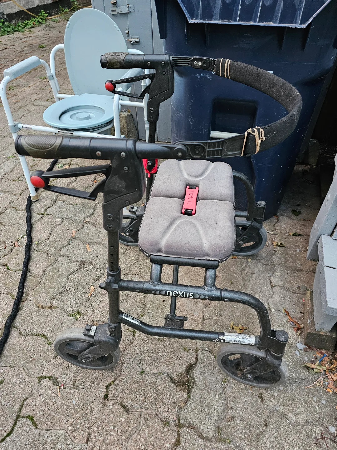Nexus 3 Rollator Walker with Seat thumbnail