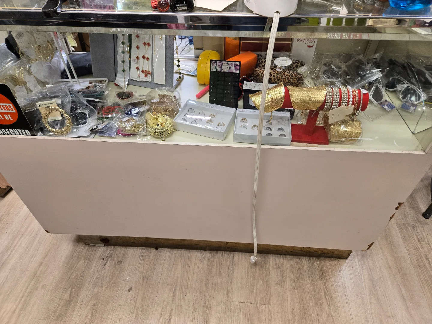 Glass Showcase Display image indicator(2)