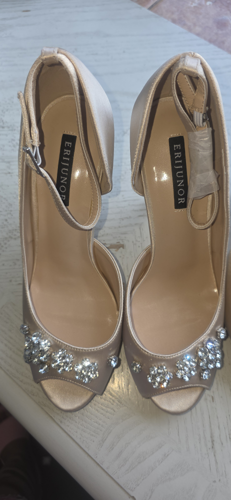 Erijunor Champagne Heels, Size 6.5 and 9