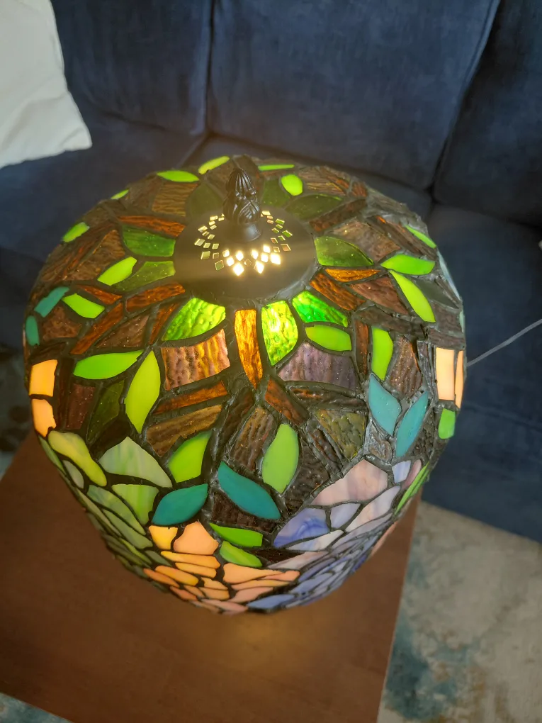Stained Glass Table Lamp image indicator(3)
