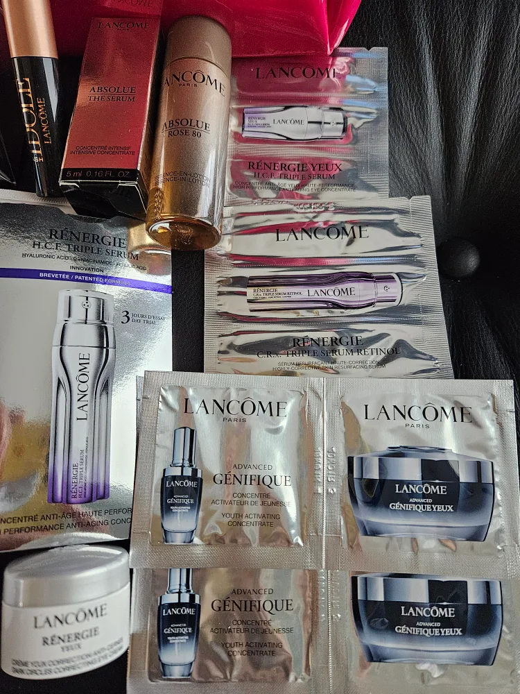 Brand new large Lancôme skincare set with cosmetic bag image indicator(3)
