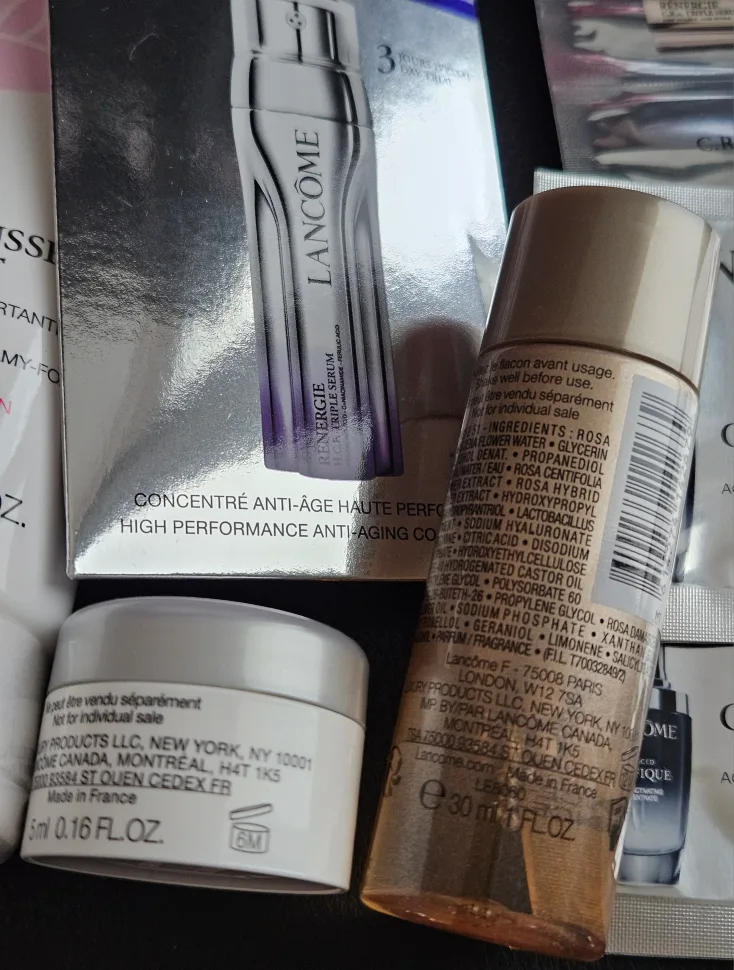 Brand new large Lancôme skincare set with cosmetic bag image indicator(4)