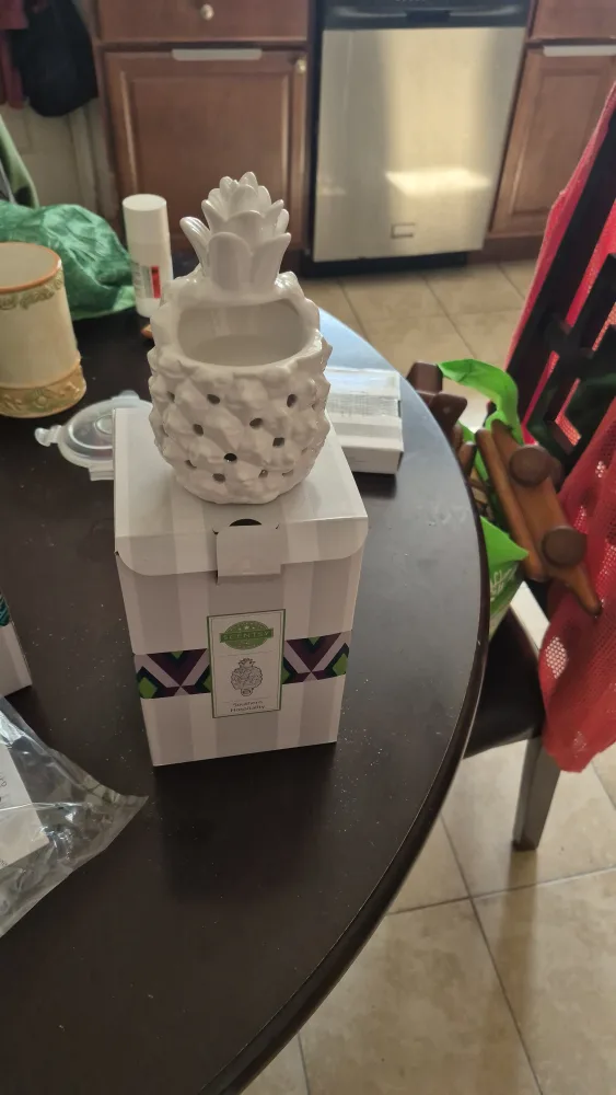 Scentsy Southern Hospitality Warmer - Pineapple