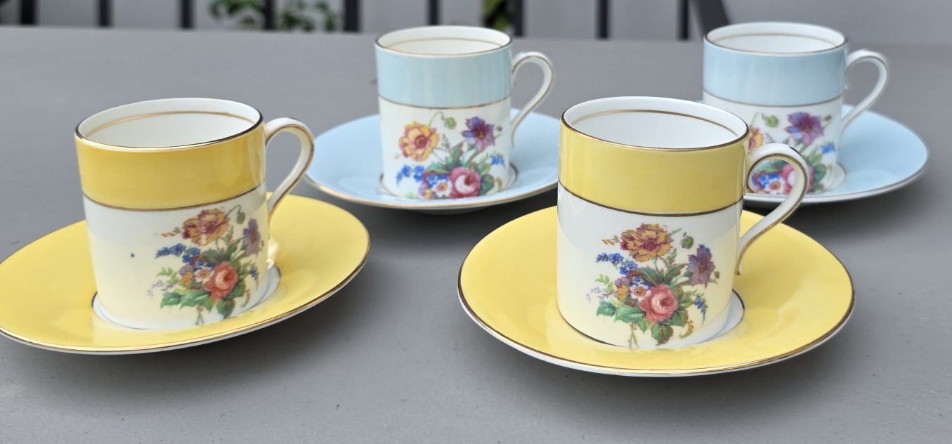 Colclough China Tea Cup & Saucer Set (4)