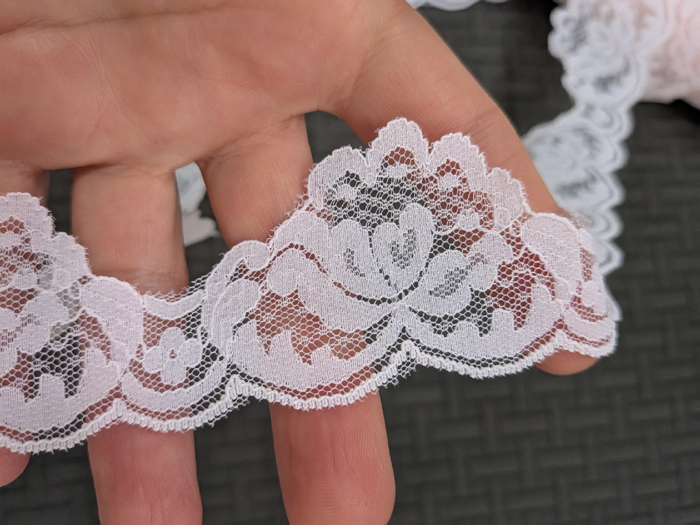 Bundle of THREE YARDS pale pink heart lace - photo 2