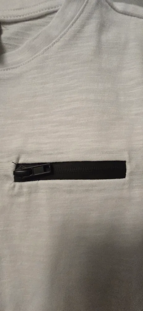 NEW! Boys Urban Street T-Shirt in White! - Size 7 / 8 image indicator(3)