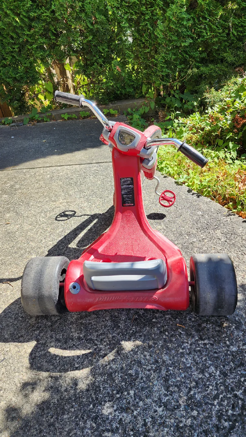 Radio Flyer Big Flyer Tricycle image indicator(3)