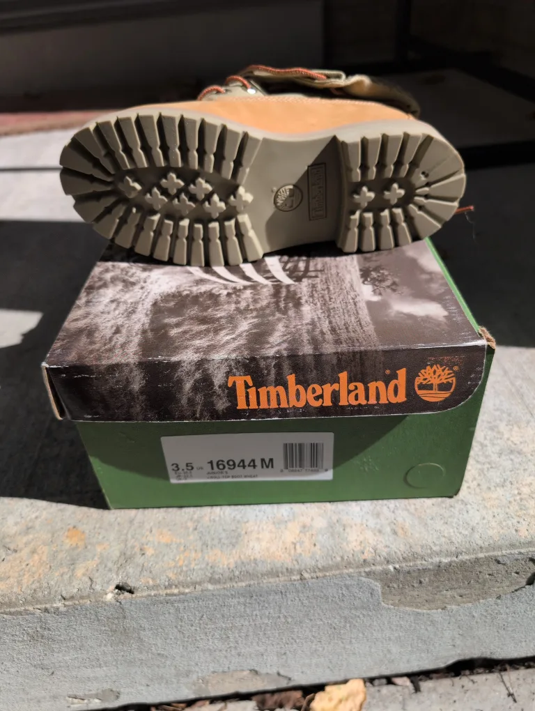 Timberland Roll-Top Wheat Boots - Women Vintage Style image indicator(4)