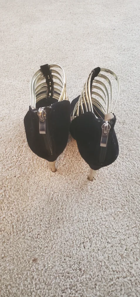 Black & Gold Heels image indicator(2)