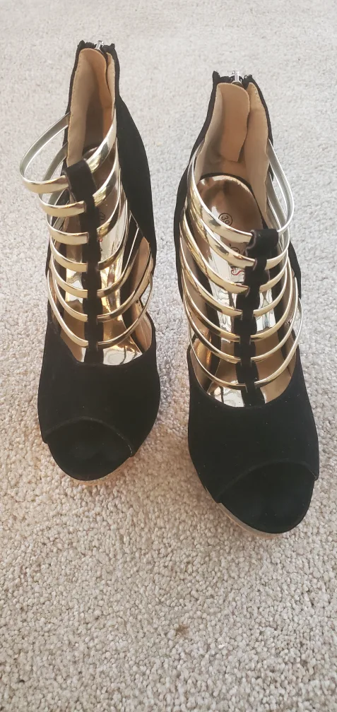 Black & Gold Heels image indicator(3)