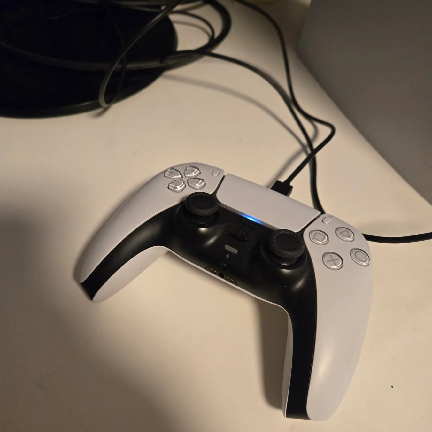 PS5 (no scam). disc. CLEAN. playstation 5 console Bundle image indicator(2)