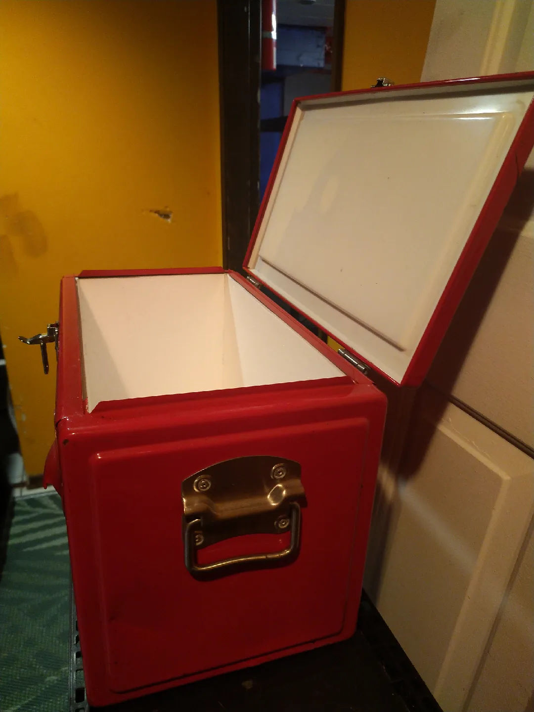 Budweiser Ruffles Red Cooler image indicator(2)