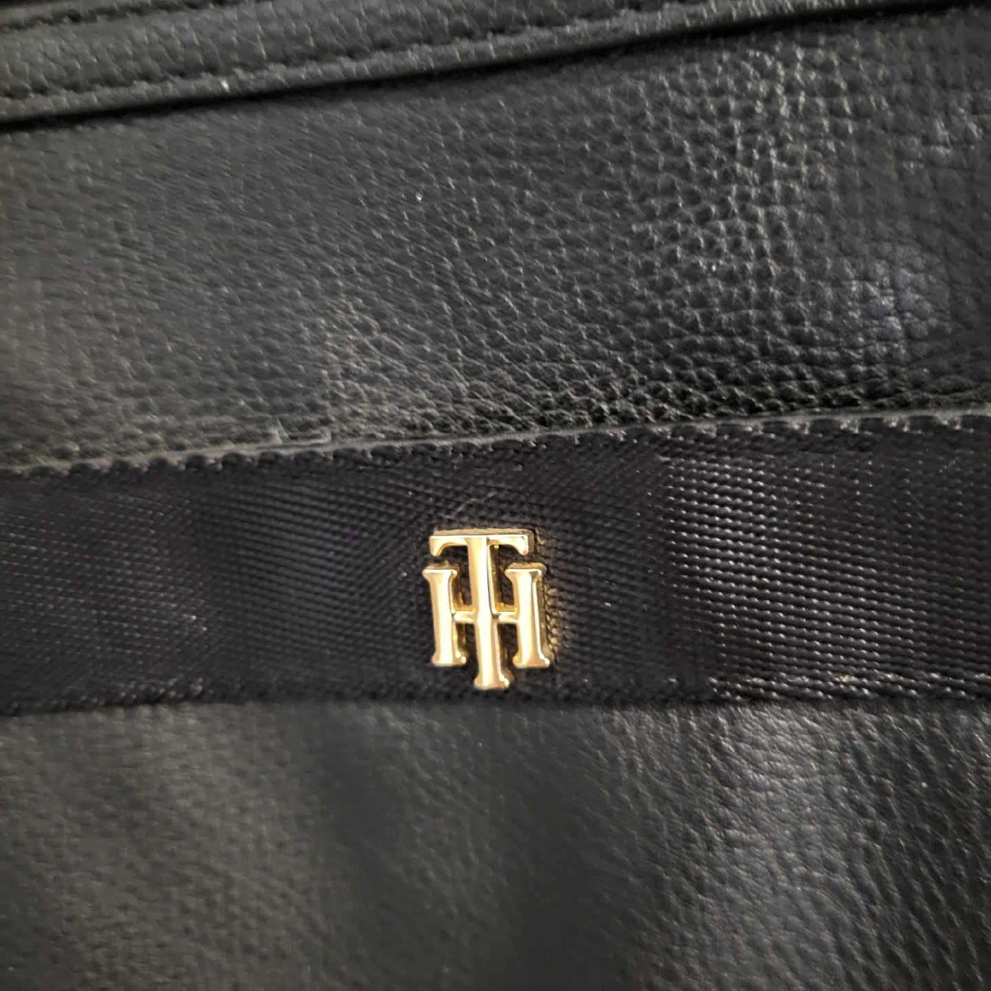 🥕Tommy Hilfiger Black Leather Purse Bag Like New - photo 3