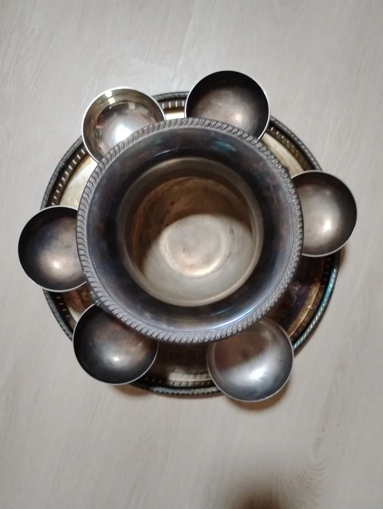 Vintage Silver Plated Tea/coffee Set and more image indicator(4)