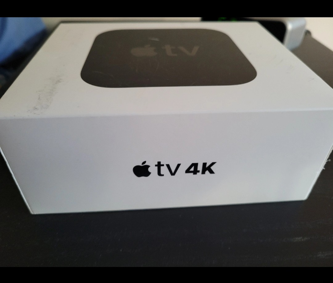 🥕 Apple TV 4K (64GB) - Box Included!
