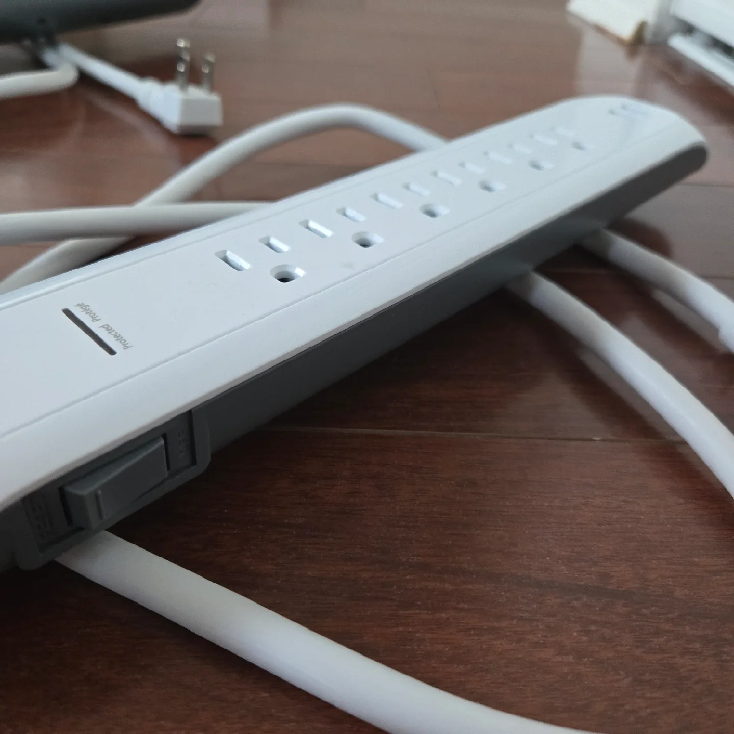 Power Strip Surge Protector and Extension Cords image indicator(2)
