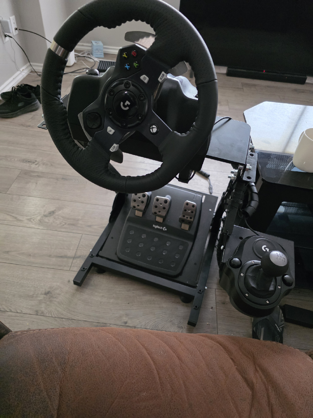 Logitech G920 Racing Wheel with Pedals and stand
