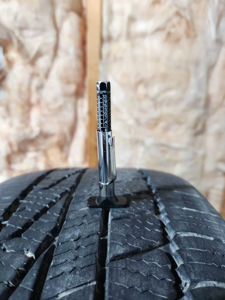 (2)-225/60R18 Goodyear Assurance All Weather Tires image indicator(2)